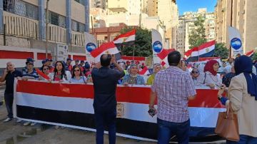 انزل شارك.. مسيرة حاشدة بالإسكندرية لحث المواطنين على التصويت في انتخابات النواب