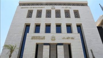 انطلاق مجالس قراءة البردة الشريفة للإمام البوصيري بالمساجد الكبرى انطلاق مجالس قراءة البردة الشريفة للإمام البوصيري بالمساجد الكبرى