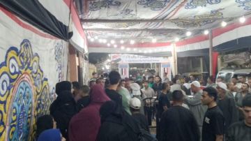 بالمئات إقبال الناخبين بمدرسة المنوات الإعدادية بأبو النمرس .. صور