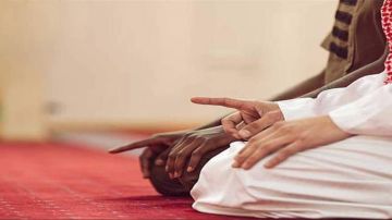 حكم صلاة الجمعة لمن أدرك الإمام في التشهد.. الإفتاء توضح حكم صلاة الجمعة لمن أدرك الإمام في التشهد.. الإفتاء توضح