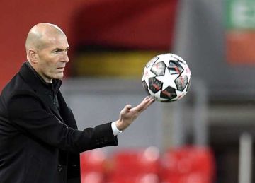 زين الدين زيدان يعلن خبرًا سارًا بشأن عودته للتدريب