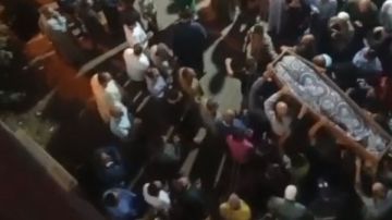 وسط انهيار الأسرة.. تشييع جثامين أم ورضيعها قتلها زوجها في المنوفية وسط انهيار الأسرة.. تشييع جثامين أم ورضيعها قتلها زوجها في المنوفية