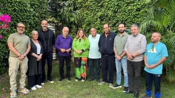 مجلس نقابة المهن التمثيلية يفاجئ الدكتور أشرف زكي في منزله لعدوله عن الاستقالة