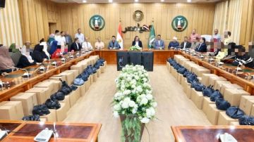 محافظ المنوفية يسلم مساعدات مالية وعينية لـ73 حالة إنسانية من الأسر الأولى بالرعاية محافظ المنوفية يسلم مساعدات مالية وعينية لـ73 حالة إنسانية من الأسر الأولى بالرعاية