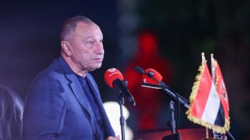 مصطفى عبده: الخطيب غير راض عن أداء الأهلي ويفكر في تدعيمات يناير مصطفى عبده: الخطيب غير راض عن أداء الأهلي ويفكر في تدعيمات يناير