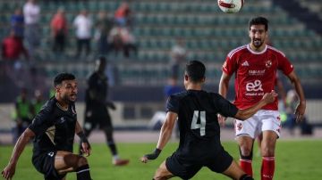 الجهاز الفني للأهلي يصطحب جميع اللاعبين إلى الإمارات