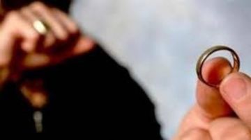 جرعة مخدر تهدم عش الزوجية.. عشرينية ترفع دعوى طلاق للضرر في سوهاج جرعة مخدر تهدم عش الزوجية.. عشرينية ترفع دعوى طلاق للضرر في سوهاج