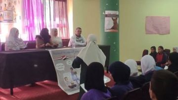 حملات لمديرية الطب البيطري لتحصين الكلاب الضالة ضد مرض السعار وندوات توعية بالمدارس