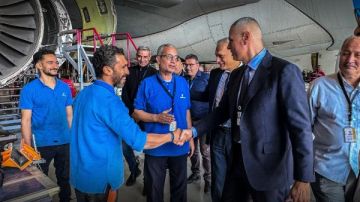 رئيس مصر للطيران يتفقد مواقع العمل بشركة الصيانة والهناجر .. صور