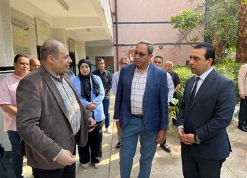 محافظ قنا يتفقد مقار اللجان الانتخابية استعدادا لانتخابات مجلس النواب 2025