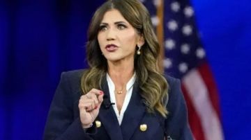 وزيرة الأمن الداخلي الأمريكي: التدقيق في دخول 100 ألف أفغاني في عهد بايدن وزيرة الأمن الداخلي الأمريكي: التدقيق في دخول 100 ألف أفغاني في عهد بايدن