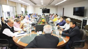 اجتماع موسع بصرف الإسكندرية لمراجعة خطط التعامل الميداني بعد النوة اجتماع موسع بصرف الإسكندرية لمراجعة خطط التعامل الميداني بعد النوة