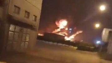 الأرجنتين: إصابة 22 شخصا جراء انفجار بمنطقة صناعية في بوينس آيرس الأرجنتين: إصابة 22 شخصا جراء انفجار بمنطقة صناعية في بوينس آيرس