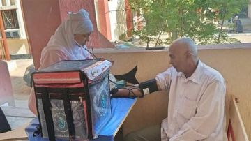 انتخابات النواب.. رعاية طبية للناخبين أمام لجان الاقتراع في الأقصر وأسوان