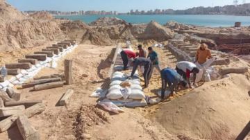 جهاز تعمير الساحل الشمالى: بدء العمل فى القاعدة الخرسانية بكوبرى روميل.. صور جهاز تعمير الساحل الشمالى: بدء العمل فى القاعدة الخرسانية بكوبرى روميل.. صور