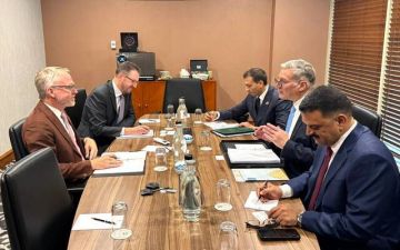 مصر وأستراليا تبحثان إعداد استراتيجية للمعادن الحيوية والمرتبطة بالطاقة المتجددة مصر وأستراليا تبحثان إعداد استراتيجية للمعادن الحيوية والمرتبطة بالطاقة المتجددة