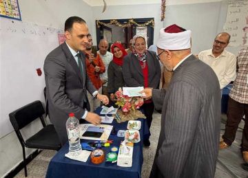  الحشود أمام الصناديق نموذج يحتذى به في الوطنية .. رئيس دينية الشيوخ يدلي بصوته بالبحيرة