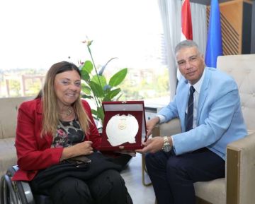 المشرف العام على القومي للأشخاص ذوي الإعاقة تلتقي محافظ أسوان لبحث سبل التعاون المشرف العام على القومي للأشخاص ذوي الإعاقة تلتقي محافظ أسوان لبحث سبل التعاون