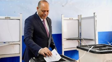 جبران: الانتخابات رسالة طمأنة تظهر للعالم أن مصر تسير في إطار دستوري وقانوني منظم جبران: الانتخابات رسالة طمأنة تظهر للعالم أن مصر تسير في إطار دستوري وقانوني منظم