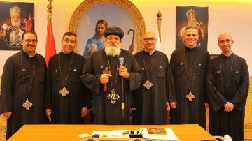 سيامة 5 دياكونيين جدد تمهيدا للكهنوت على يد الأنبا ميخائيل سيامة 5 دياكونيين جدد تمهيدا للكهنوت على يد الأنبا ميخائيل