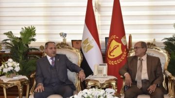 محافظ بورسعيد يستقبل رئيس شركة مياه الشرب لمتابعة جاهزية واستعدادات المحافظة لموسم الأمطار صور