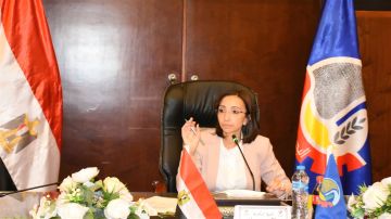 تطهير ترعة الخندق في البحيرة.. وتنبيه من المحافظ