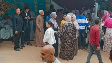 ضبط المتهم بتوزيع لحوم علي الناخبين قبل الإدلاء بأصواتهم في انتخابات النواب بالمحلة