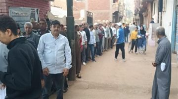 طوابير أمام لجان بسيون بالغربية للإدلاء بأصواتهم في انتخابات مجلس النواب