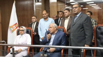 من داخل شبكة الطوارئ.. محافظ الوادي الجديد يتابع جاهزية لجان الانتخابات بالمراكز