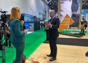 وزير السياحة في لندن: تطوير المنطقة بين مطار سفنكس ودهشور لتصبح منطقة سياحية وسكنية متكاملة وزير السياحة في لندن: تطوير المنطقة بين مطار سفنكس ودهشور لتصبح منطقة سياحية وسكنية متكاملة