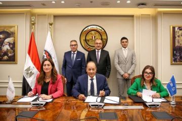 وزير قطاع الأعمال العام يشهد توقيع عقد تمويل إنشاء أول مصنع لإنتاج أقراص وحبيبات الكلور في مصر وأفريقيا والشرق الأوسط