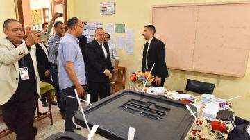 وسط أجواء من الانضباط والإقبال المتزايد.. محافظ أسيوط يتفقد لجان انتخابات النواب 2025