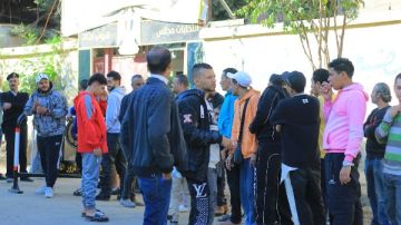 إقبال كثيف من الناخبين بمدرسة الوادي في عين شمس