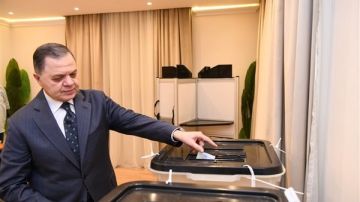 اللواء محمود توفيق وزير الداخلية يدلي بصوته في انتخابات مجلس النواب