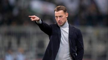 المدير الفني للأهلي السعودي: مواجهة الشارقة حاسمة والهدف هو النقاط الثلاث