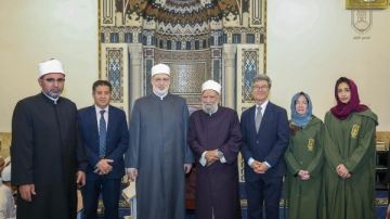 المفكر العالمي جيفري ساكس: الجامع الأزهر واحد من أكثر أماكن العبادة تفردا وخصوصية المفكر العالمي جيفري ساكس: الجامع الأزهر واحد من أكثر أماكن العبادة تفردا وخصوصية