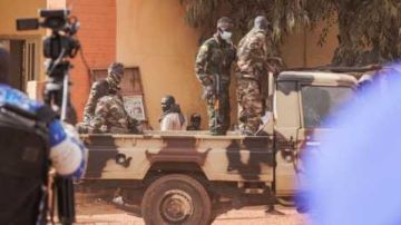 فرنسا تدعو رعاياها إلى مغادرة مالي فورا بسبب تدهور الأوضاع الأمنية