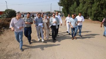 محافظ المنوفية يتفقد مشروعات قويسنا.. وتوجيهات بتسريع وتيرة العمل وخلق فرص جديدة للشباب محافظ المنوفية يتفقد مشروعات قويسنا.. وتوجيهات بتسريع وتيرة العمل وخلق فرص جديدة للشباب