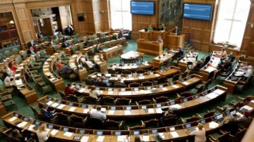 مسئول بالبرلمان الدنماركي: بلادنا تثمن دور مصر المحوري في غزة مسئول بالبرلمان الدنماركي: بلادنا تثمن دور مصر المحوري في غزة