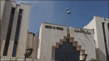 الداخلية السورية: نقف على مسافة واحدة من الجميع.. ولا مكان لسيناريوهات الفوضى الداخلية السورية: نقف على مسافة واحدة من الجميع.. ولا مكان لسيناريوهات الفوضى