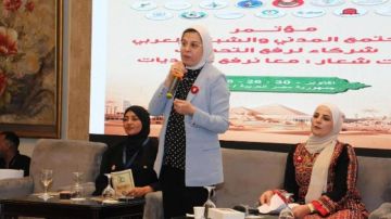 الهلال الأحمر يحتفي بمرور ثمانين عاما على تأسيس جامعة الدول العربية الهلال الأحمر يحتفي بمرور ثمانين عاما على تأسيس جامعة الدول العربية