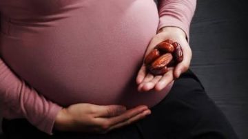 مخاطر تناول البلح في الشهور الأولى من الحمل.. دراسة تكشف حقيقة التأثير على الجنين