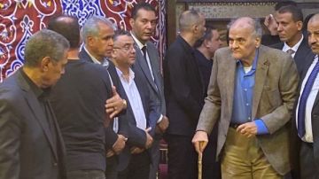 نجوم الرياضة يشاركون فى عزاء محمد صبري نجم الزمالك السابق صور نجوم الرياضة يشاركون فى عزاء محمد صبري نجم الزمالك السابق صور