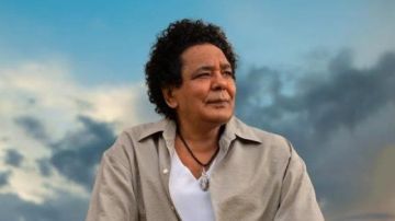 نقيب الموسيقيين يقطع الشك باليقين حول صحة محمد منير: مشوار عطاء لا ينتهي نقيب الموسيقيين يقطع الشك باليقين حول صحة محمد منير: مشوار عطاء لا ينتهي