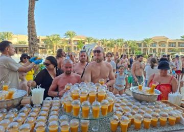 بمشاركة 15 شيف.. مهرجان المانجو المصري يجذب السياح بالغردقة (صور) بمشاركة 15 شيف.. مهرجان المانجو المصري يجذب السياح بالغردقة (صور)