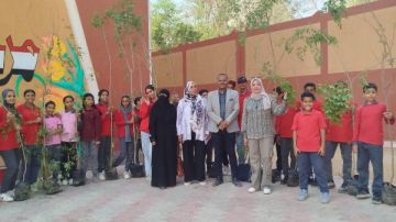 زارعة 100 مليون شجرة .. مواصلة زراعة الأشجار داخل المدارس ضمن المبادرة الرئاسية بأسوان