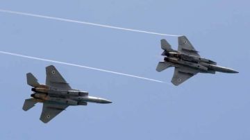 طيران الاحتلال الإسرائيلي يحلق على علو منخفض في سماء منطقتي البقاع وبعلبك بلبنان