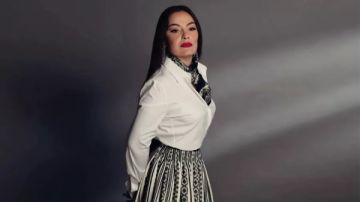 نورت قلبي وتاريخي.. شريهان ترد على وصف أحمد مراد لها بالأيقونة الأسطورية