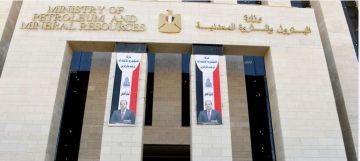 وزارة البترول تحقق في حادث سقوط جهاز حفر بالصحراء الغربية وإصابة 3 عمال