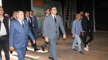 وزير الثقافة ومحافظ بورسعيد يتفقدان قصر الثقافة للوقوف على الأعمال المطلوبة لتطويره وزير الثقافة ومحافظ بورسعيد يتفقدان قصر الثقافة للوقوف على الأعمال المطلوبة لتطويره